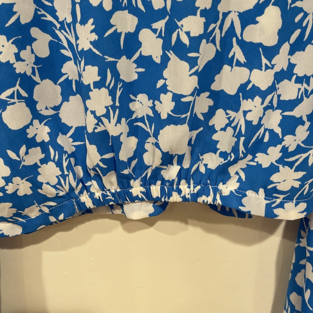 The Impeccable Pig sz M balloon Sleeve Cropped floral - Picture 8 of 9